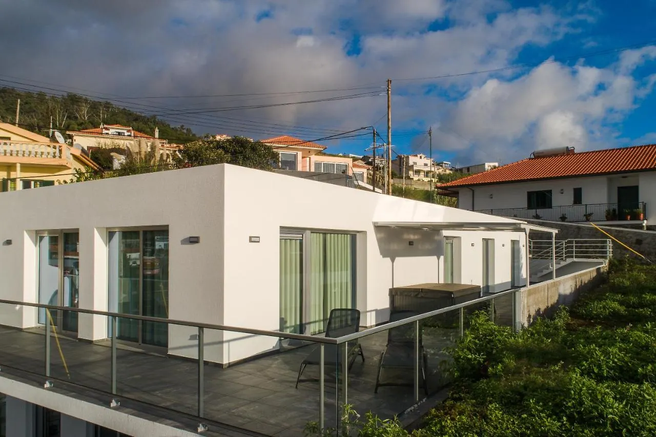 Casa Alan By Rent2U, Lda Villa Arco da Calheta  Portugal