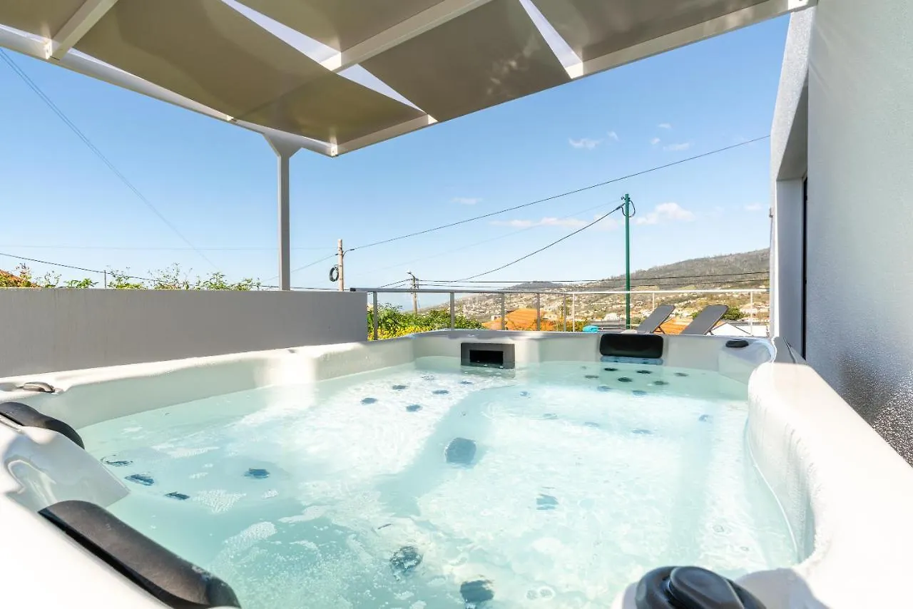 Casa Alan By Rent2U, Lda Villa Arco da Calheta