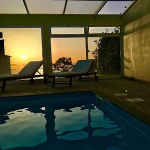 Casa Da Relva Com Piscina Aquecida Interna Arco da Calheta (Madeira)